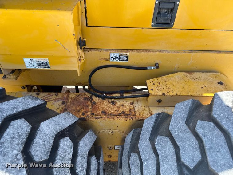 image for item OE9569 2000 Champion C70A26 motor grader