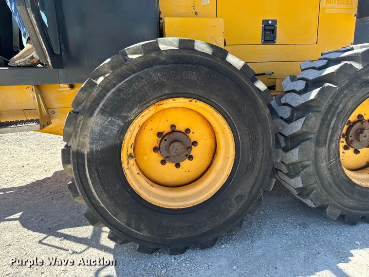 image for item OE9569 2000 Champion C70A26 motor grader