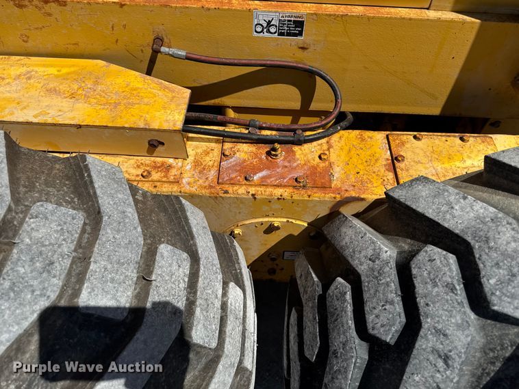 image for item OE9569 2000 Champion C70A26 motor grader