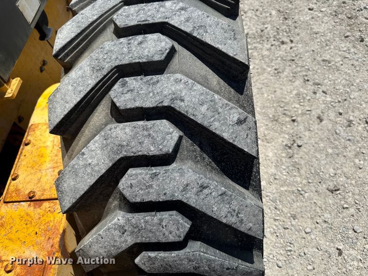 image for item OE9569 2000 Champion C70A26 motor grader