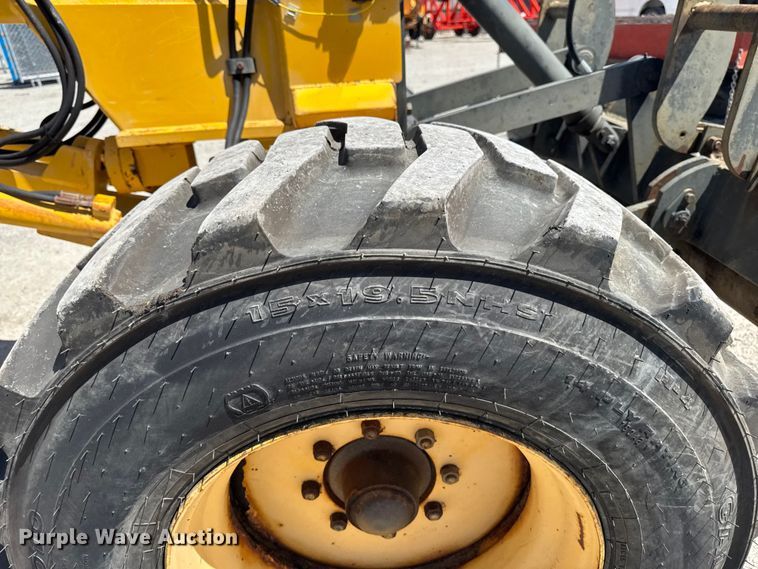 image for item OE9569 2000 Champion C70A26 motor grader