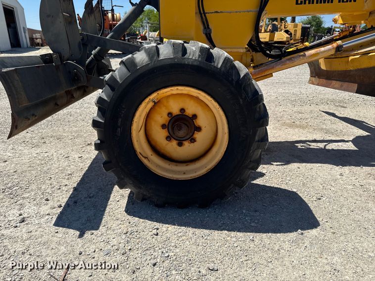 image for item OE9569 2000 Champion C70A26 motor grader