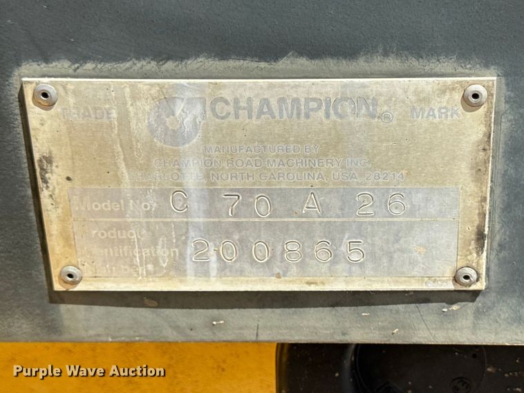 image for item OE9569 2000 Champion C70A26 motor grader