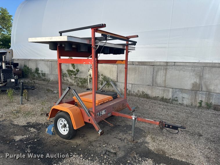 image for item OE9573 2009 SolarTech Silent Sentinel arrow board