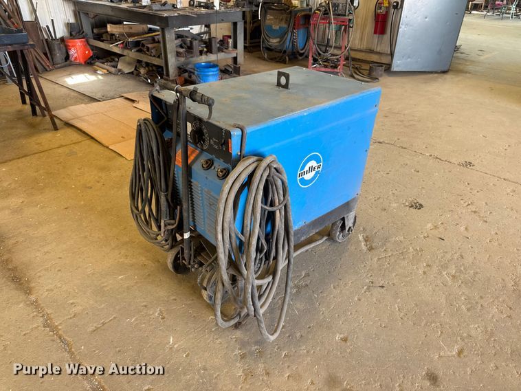 image for item OE9577 Miller SRH-444 welder