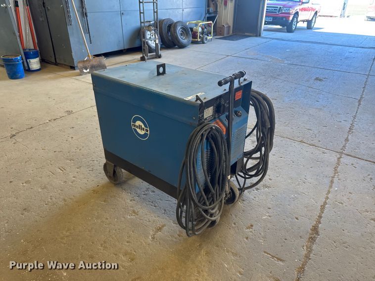 image for item OE9577 Miller SRH-444 welder