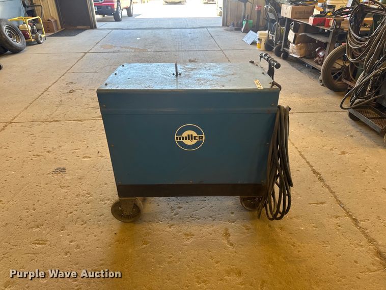 image for item OE9577 Miller SRH-444 welder