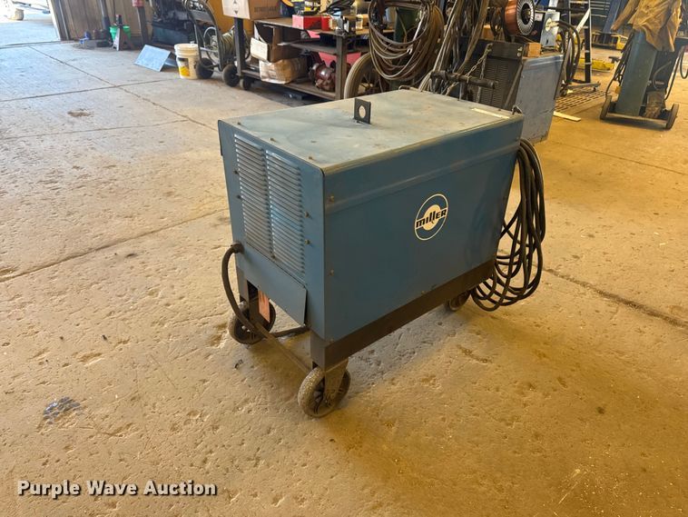 image for item OE9577 Miller SRH-444 welder
