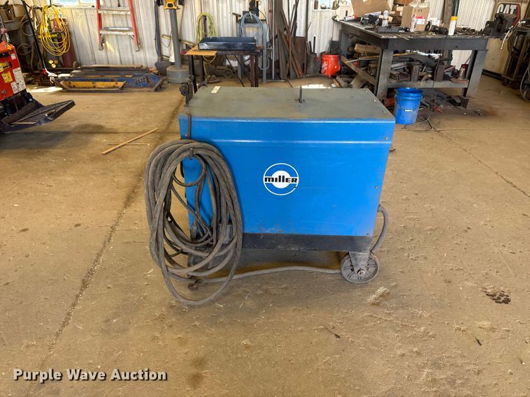 image for item OE9577 Miller SRH-444 welder