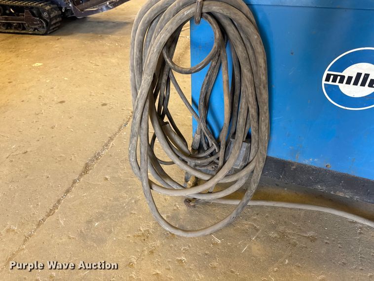 image for item OE9577 Miller SRH-444 welder
