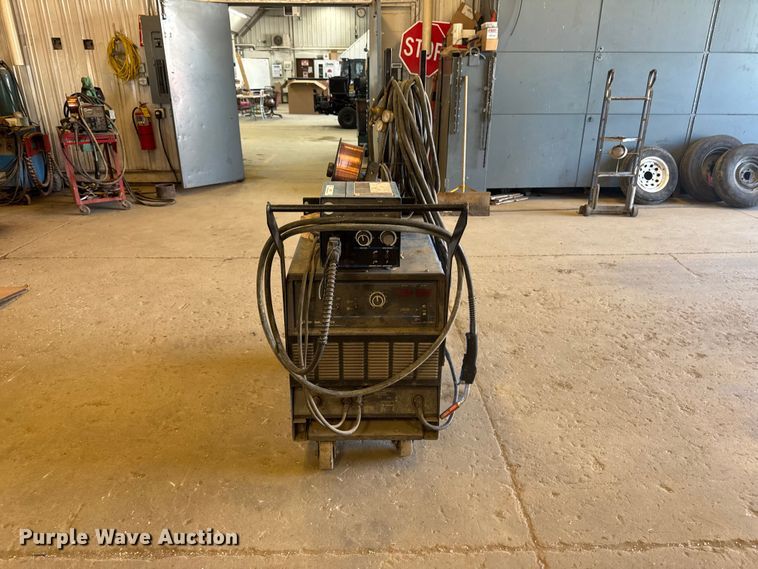 image for item OE9578 Miller DeltaWeld 302 welder