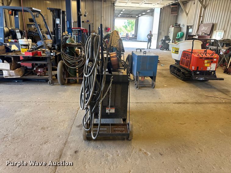 image for item OE9578 Miller DeltaWeld 302 welder