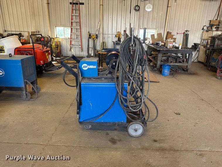 image for item OE9578 Miller DeltaWeld 302 welder