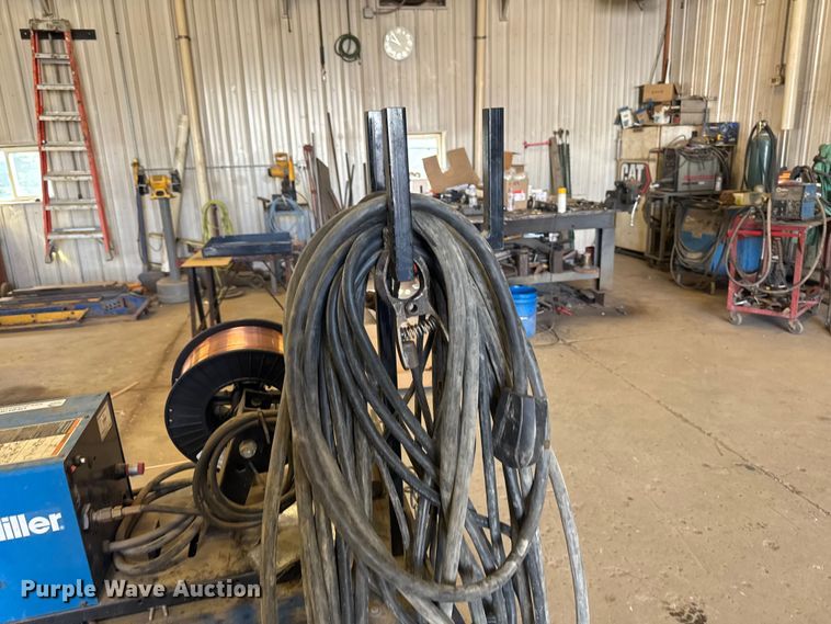 image for item OE9578 Miller DeltaWeld 302 welder