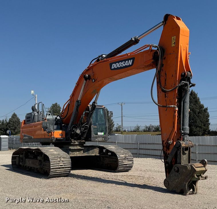 image for item YA1196 2019 Doosan DX530LC-5 excavator