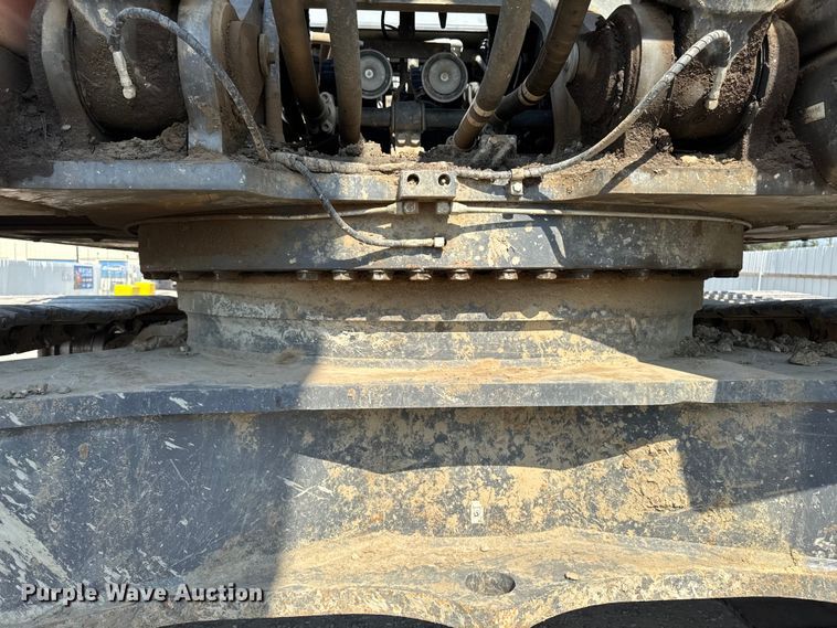image for item YA1196 2019 Doosan DX530LC-5 excavator