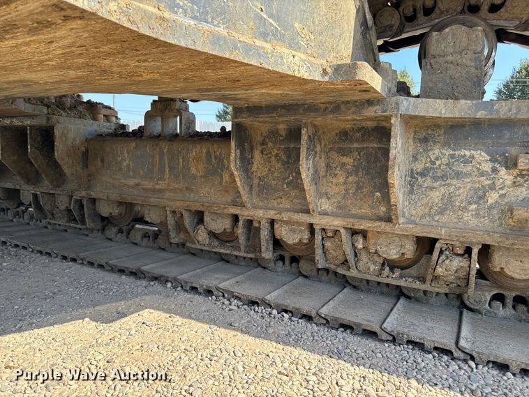 image for item YA1196 2019 Doosan DX530LC-5 excavator