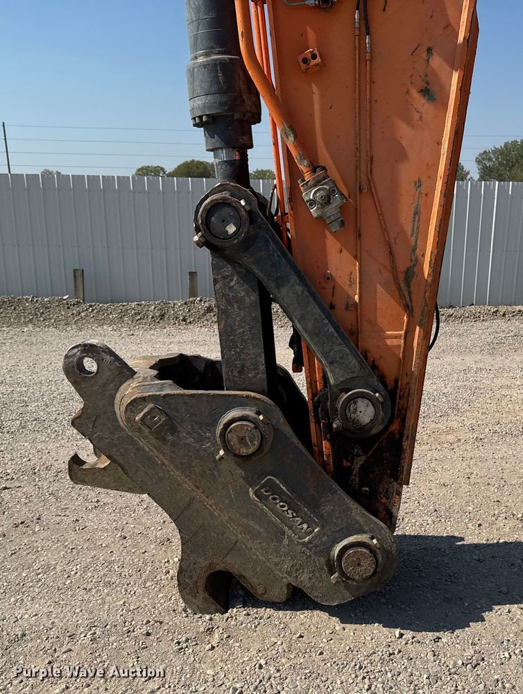image for item YA1196 2019 Doosan DX530LC-5 excavator
