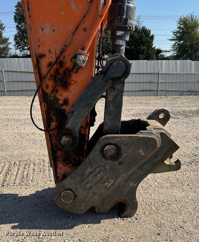image for item YA1196 2019 Doosan DX530LC-5 excavator