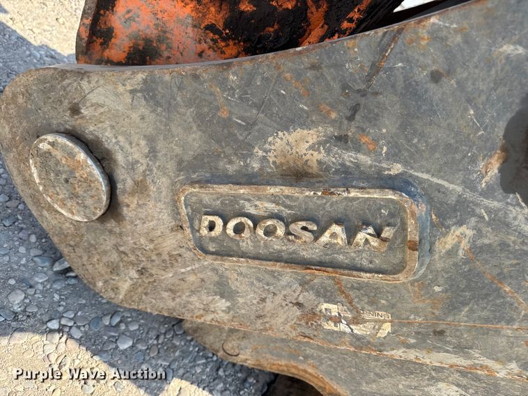 image for item YA1196 2019 Doosan DX530LC-5 excavator