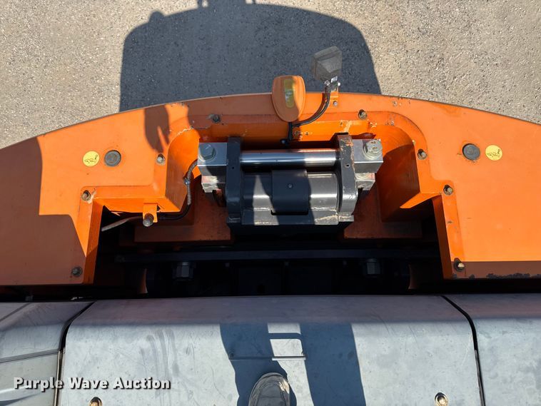image for item YA1196 2019 Doosan DX530LC-5 excavator