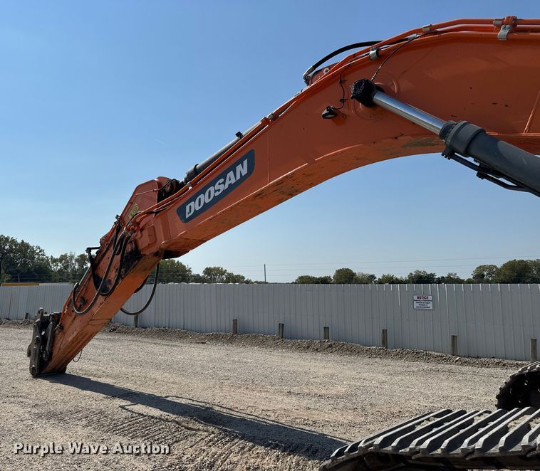 image for item YA1196 2019 Doosan DX530LC-5 excavator