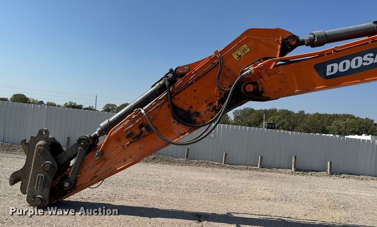 image for item YA1196 2019 Doosan DX530LC-5 excavator
