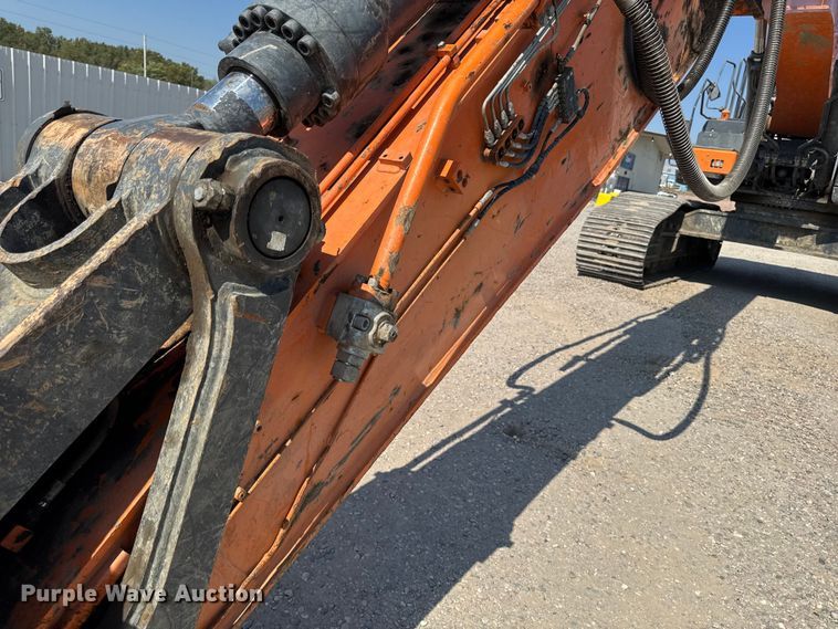 image for item YA1196 2019 Doosan DX530LC-5 excavator