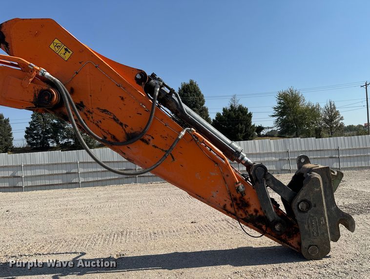 image for item YA1196 2019 Doosan DX530LC-5 excavator