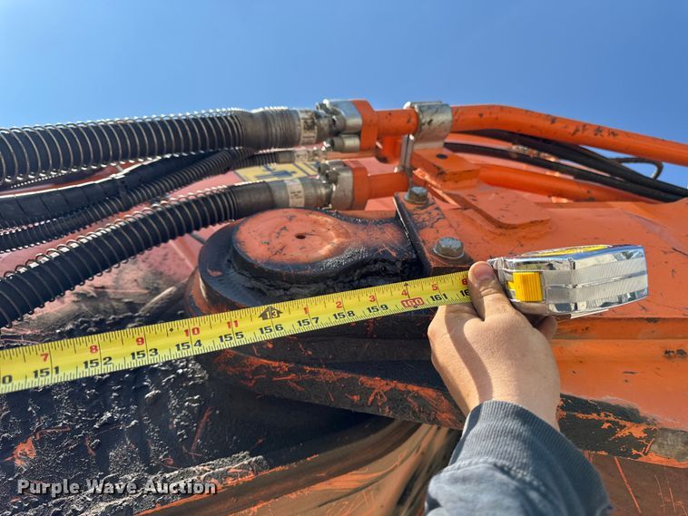 image for item YA1196 2019 Doosan DX530LC-5 excavator
