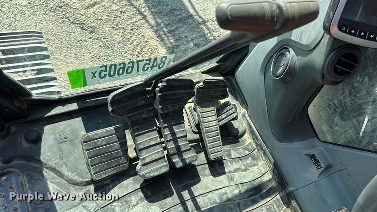 image for item YA1196 2019 Doosan DX530LC-5 excavator