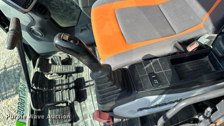 image for item YA1196 2019 Doosan DX530LC-5 excavator