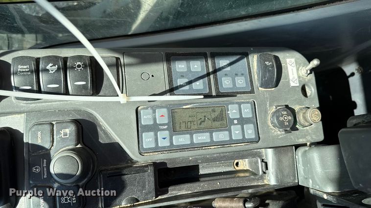 image for item YA1196 2019 Doosan DX530LC-5 excavator