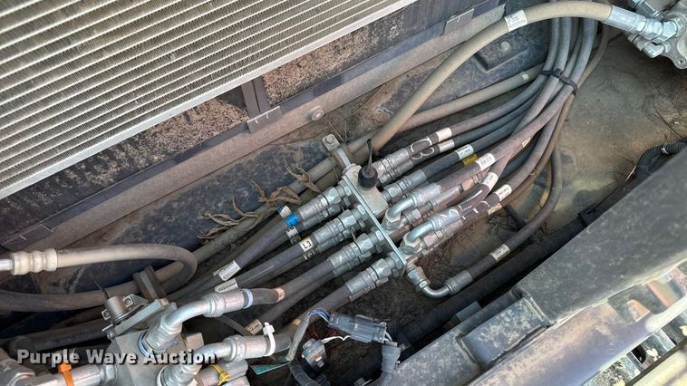 image for item YA1196 2019 Doosan DX530LC-5 excavator