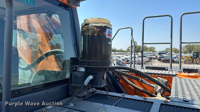 image for item YA1196 2019 Doosan DX530LC-5 excavator