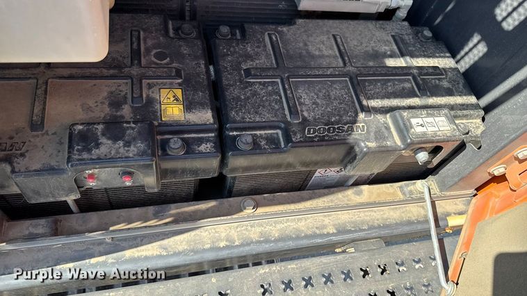 image for item YA1196 2019 Doosan DX530LC-5 excavator