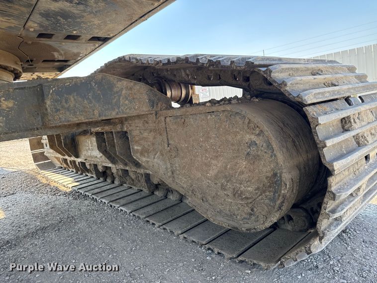 image for item YA1196 2019 Doosan DX530LC-5 excavator