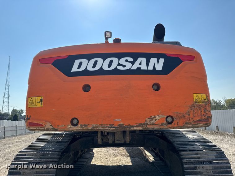 image for item YA1196 2019 Doosan DX530LC-5 excavator