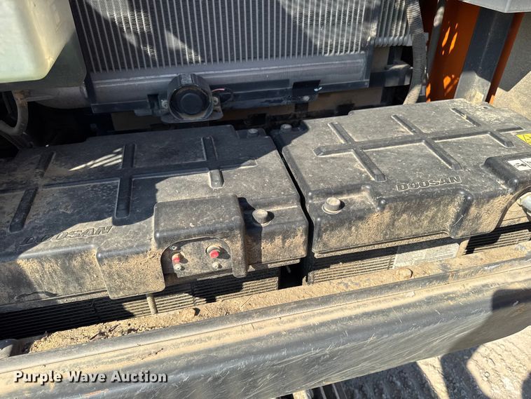 image for item YA1197 2020 Doosan DX350LC-5 excavator