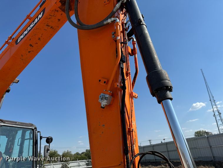 image for item YA1213 2021 Doosan DX140LCR-5 excavator