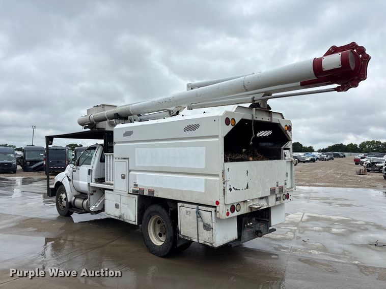 image for item YA2806 2015 Ford F750 Super Duty forestry bucket truck