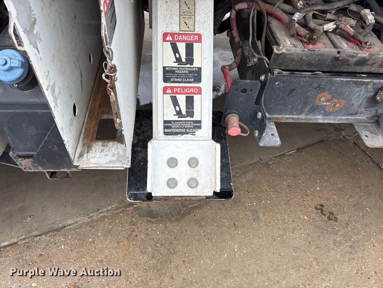 image for item YA2806 2015 Ford F750 Super Duty forestry bucket truck