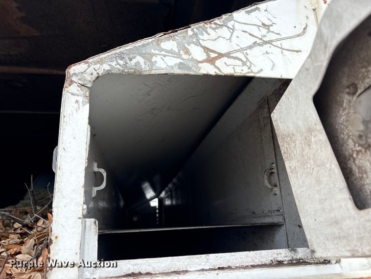 image for item YA2806 2015 Ford F750 Super Duty forestry bucket truck