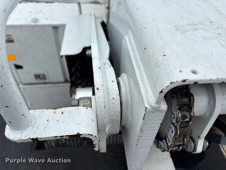 image for item YA2806 2015 Ford F750 Super Duty forestry bucket truck