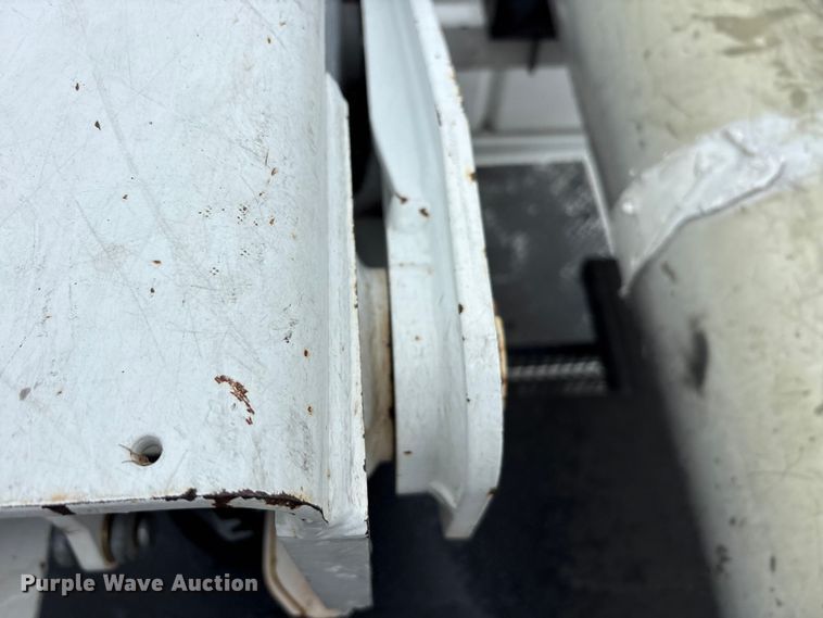 image for item YA2806 2015 Ford F750 Super Duty forestry bucket truck