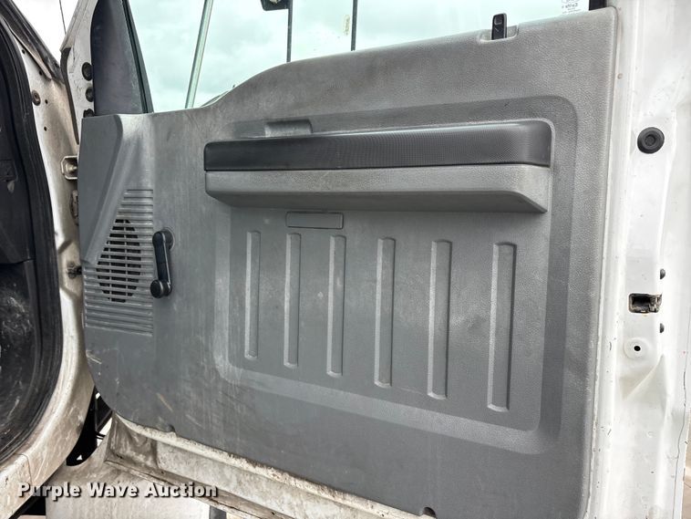 image for item YA2806 2015 Ford F750 Super Duty forestry bucket truck
