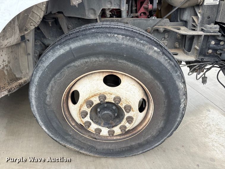 image for item YA2806 2015 Ford F750 Super Duty forestry bucket truck
