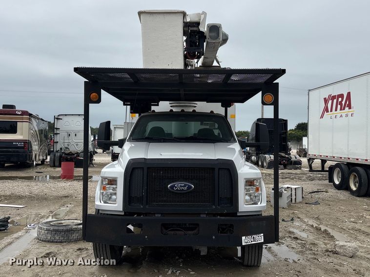 image for item YA2808 2017 Ford F750  forestry bucket truck