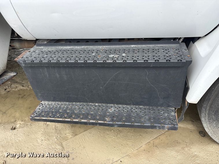 image for item YA2808 2017 Ford F750  forestry bucket truck