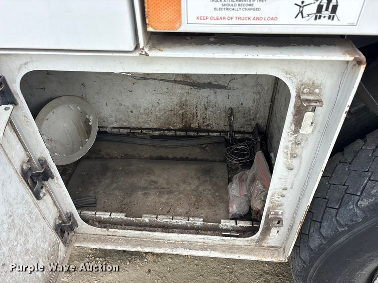 image for item YA2808 2017 Ford F750  forestry bucket truck